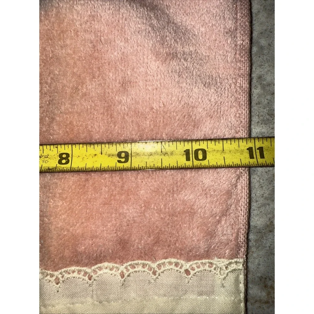 Set Of Vintage Ames Guest Hand Towels Pink Lace Edge Trim Cottagecore MCM